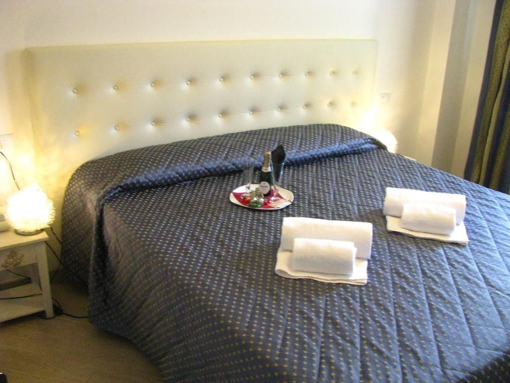 Hotel Enza Florenz Zimmer foto